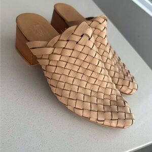Liberté Woven Leather Mule Clogs – EU 38 (US 7.5) Neutral